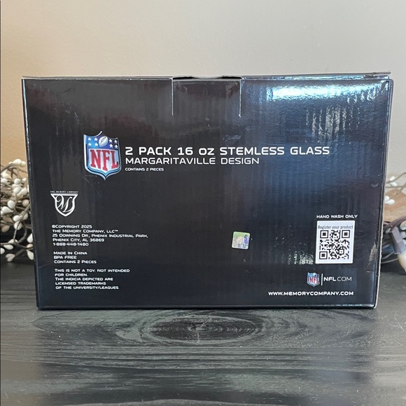 NIB 2 Pack NFL Cincinnati Bengals Margaritaville Design Stemless Wine Glasses - Picture 3 of 3